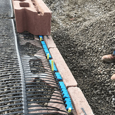 高強度 40kn/M HDPE 単軸プラスチックジオグリッド 50m ロール長と 1m 幅