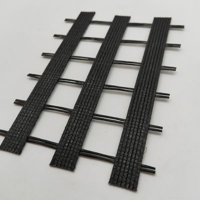 敷地内の訓練サービス ポリエステルPETジオグリッド80-80で道路と橋を強化する