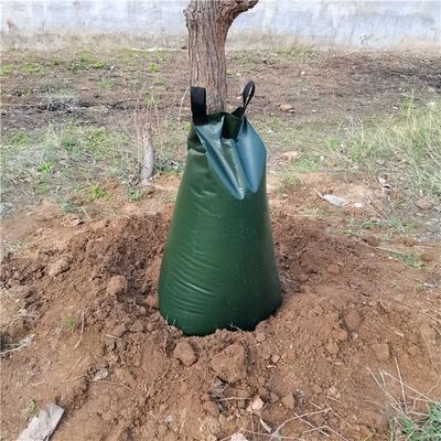 75L ゆっくり放出するドリップ水袋 木々や灌木木 重用型PVCタラス 650g 2