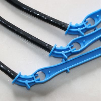 耐久性 4L / 8L 2ペグ ブラックPVCパイプドリップ付き農業灌輸システム