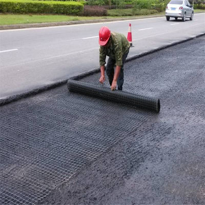 道路床固化と現場訓練のためのPETジオグリッド