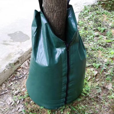 20 ガロンのゆっくり放出する木の灌木袋で木を水分化してください