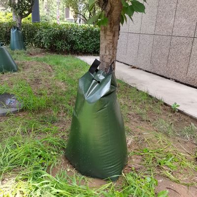 効果 的 な 灌?? の ため に 15-25 ガロン の ゆっくり 放出 する プラスチック 樹 の 灌?? 袋