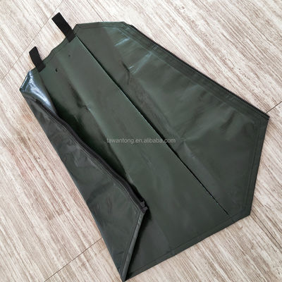 20 ガロン ゆっくり 放出 濃い緑色 PE PVC 樹木 の 灌水を 効果 的 に する バッグ